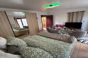 Apartchrisbea, Namur