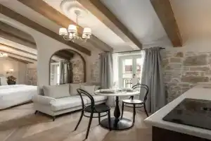 Silent Stone Apartment II, Vrsar