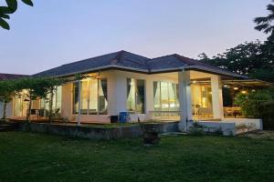 Naiharn Beach Holiday Villa 2, Rawai Phuket, Nai Harn