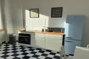 6 Einzelbetten - 4 Zimmer - eigener PARKPLATZ - Balkon Apartments, Pforzheim