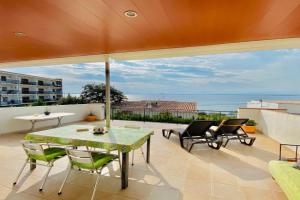 Global Immo 4088 Central BJ 4 Apartments, Roses