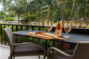 Strand Stay Steps to Beach & Waterpark Apartments, Townsville