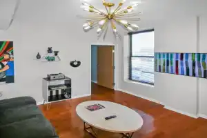 Exquisite Top Floor Condo in Downtown with King Bed Apartments, Indianapolis