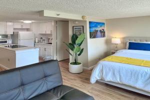 Comfy and Modern Condo By Waikiki Guest house, Honolulu