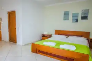 Blue sea beach Apartments, Alikanas