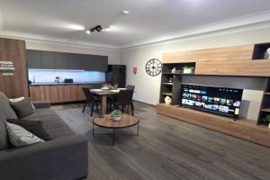 Modern 1BD Ground Floor Apartment at The Podium - Yacht Marina Area, Close to Valletta, Msida