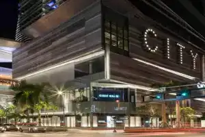 Stylish 1BR Modern Apt in Brickell - Free Parking Guest house, Miami