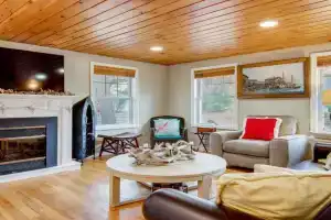 Less Than 1 Mi to Dtwn! Coastal Family Retreat Guest house, Ogunquit