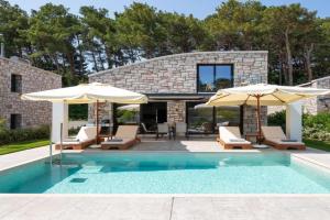 Rokas Luxury Villas, Ixia