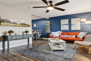 Prime 1BD Close to the Action of AT and T Apartments, Arlington