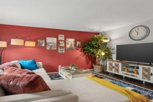 Intimate 2BD TCU Walkable Apartments, Fort Worth
