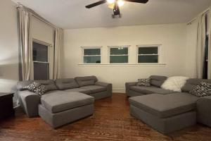 Modern Cajun Retreat Near Downtown Guest house, Lafayette