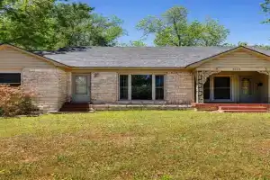 Bungalow on Outer Dr Apartments, Tyler