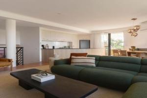 Fuller Holidays - Light Views Apartments, Byron Bay