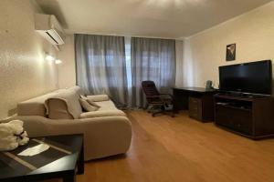 Tsentr goroda 2 kv avtonomnoe otoplenie teplo Apartments, Dnipropetrovsk