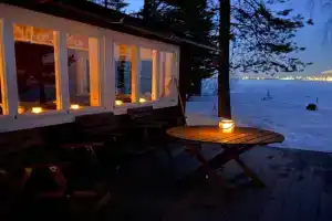 Metsäpirtti merenrannalla Guest house, Oulu