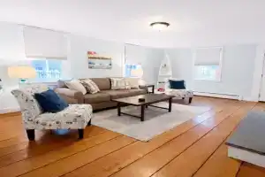 Central 1BR Apartment, Newport