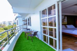 Tima Residence Shared kitchen & Seating Area with sea view 25 min from Airport Apartments, Dar es Salaam