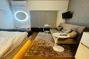 LuxurySweet博多駅南62 博多駅車で5分 新築 条件付ペット宿泊可 Apartments, Fukuoka