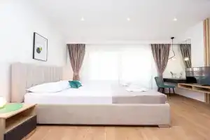 Apartments Sirena - Modern stay with free parking, Budva