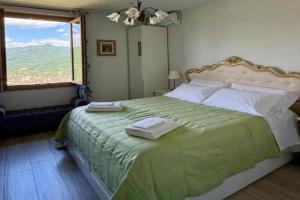 Charming Guest Room in Villa Casavecchia with Mountain Views, Dicomano