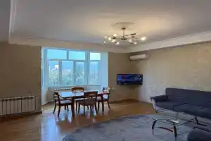 Mayden Tower apartment, Baku