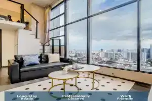 Duplex near BTS l Rooftop Pool l Skyline l Sontana Guest house, Bangkok