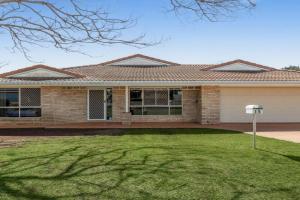Perfect Family Retreat in Middle Ridge! Guest house, Toowoomba