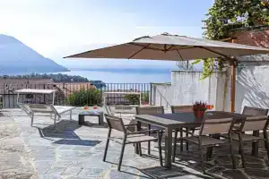 Lake Dream House - Private Terrace w Stunning Isola - Parking, Ossuccio