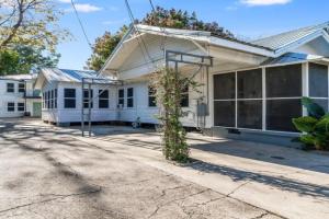 4BR Downtown-Garden Parking Walk to Arts District Guest house, Lafayette