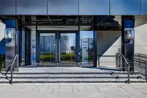 Dream Suites Near YYZ Airport, Mississauga