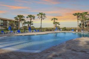 St Augustine Beach 2BR Pool & Beach Access Apartments, Saint Augustine Beach