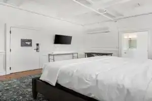 Sonoma Stonehouse, King Room at Boutique Hotel, Santa Rosa