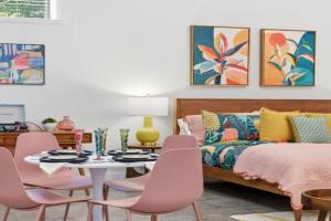 The Ella Stylish King Studio in LaVilla Pool, Jacksonville