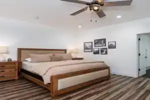 Ryann's King Suite near Majestic Yosemite Apartments, Oakhurst