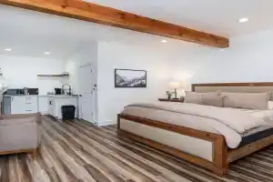 Yosemite Oasis Kassidy King Suite Luxe Apartments, Oakhurst