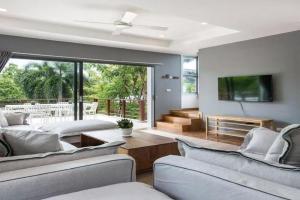 Villa 6 Chic 3-Bedroom Retreat with Pool, Choengmon