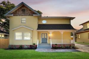 6 Bedroom with Guest House Walk to Lake & Shops, Lakeland