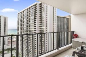 Waikiki Banyan 2514 - T2 Guest house, Honolulu