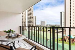 Waikiki Banyan 907 - Tower 1 Guest house, Honolulu