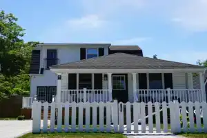 Water View - Modern Cottage in, Niagara-On-The-Lake