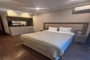 Batumi La Quinta - Sea & Airport View Apart-hotel, Batumi