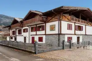 Jack Apartment In Center, Carisolo