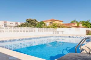 Casa Grande con Piscina Barbacoa cerca de la Playa con Aire Acondicionado Centralizado, GANDIA