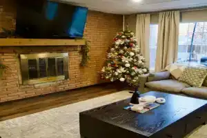 Endless Family Entertainment, Fire Pit, 2 Kings! Guest house, Wichita