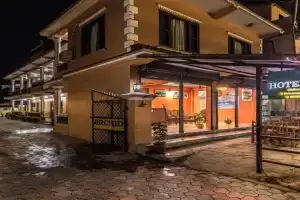 Hotel Orchid - Family-Run, Family-Care, Sauraha