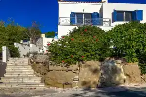 Kastalia Springs 3bd VIilla in Peiya by VICHY Holidays Villa, Peyia