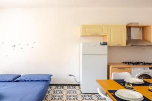 Casa Smeraldo, centre, a stone's throw from serapo beach, Gaeta
