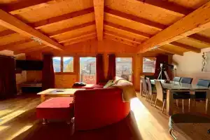 Bergdorf 7 Guest house, Saas Grund