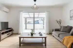 Levante - 2-BR Apt & Terrace in Apartments, Larnaka